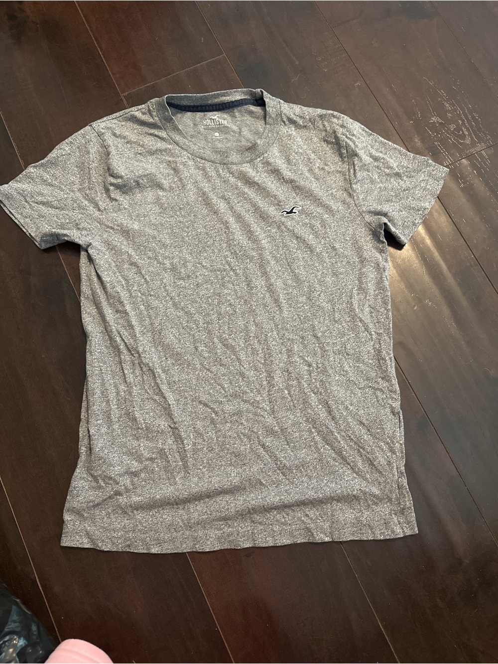 Hollister Men's Heather Gray Short Sleeve Crew Tee